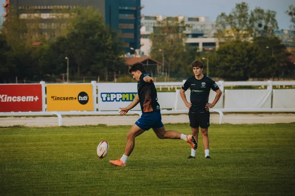 Hydration Strategies for Rugby League Players: A Practical Checklist for Roosters Fans and Grassroots Players